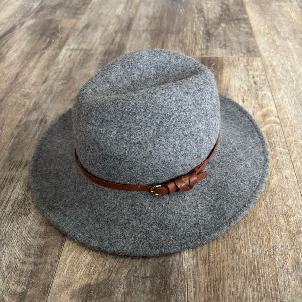Like new! Altar'd State Wool wide-brimmed hat with Tan Belt
